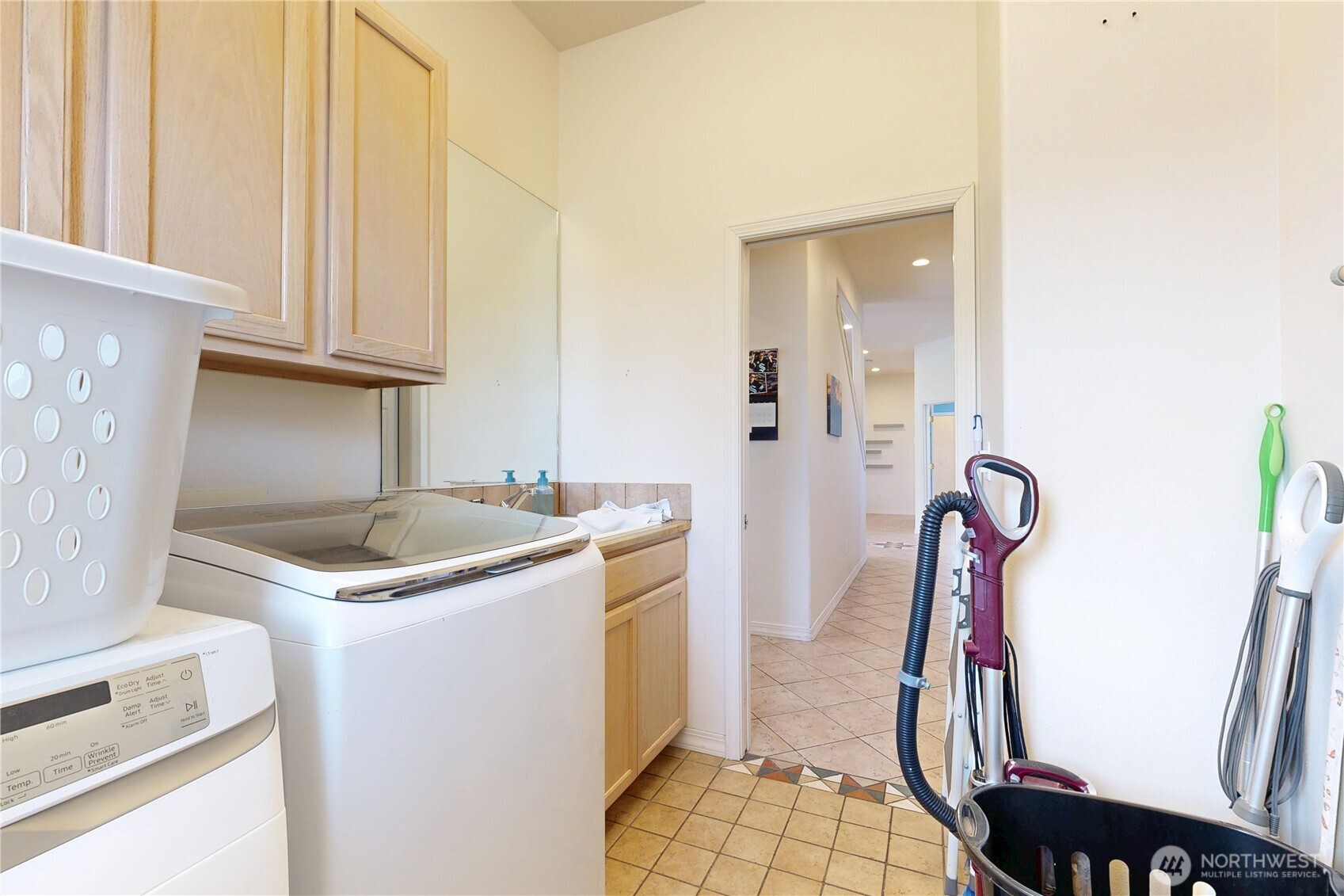 48 Parkwood Circle Property Photo 20