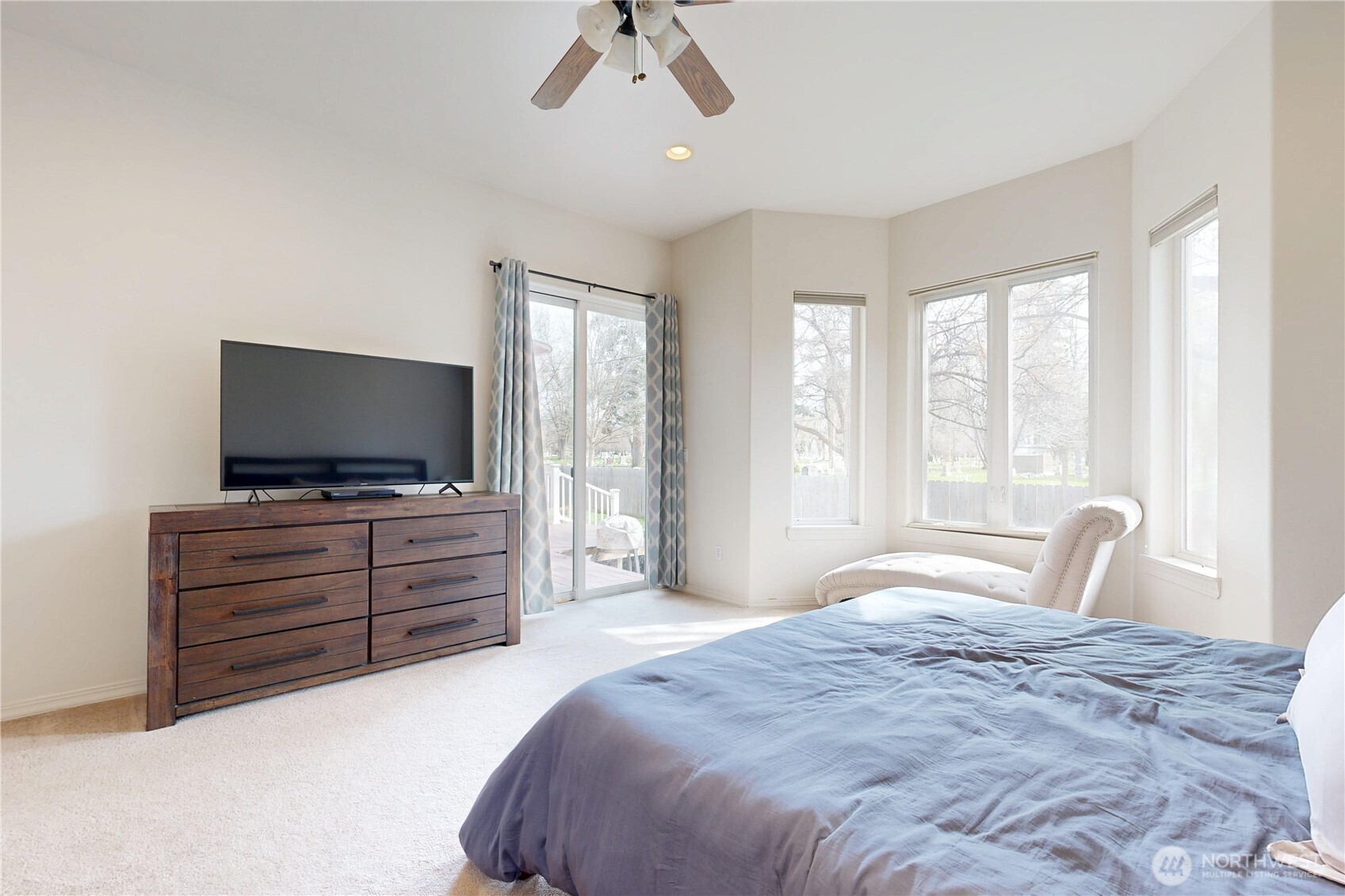 48 Parkwood Circle Property Photo 28