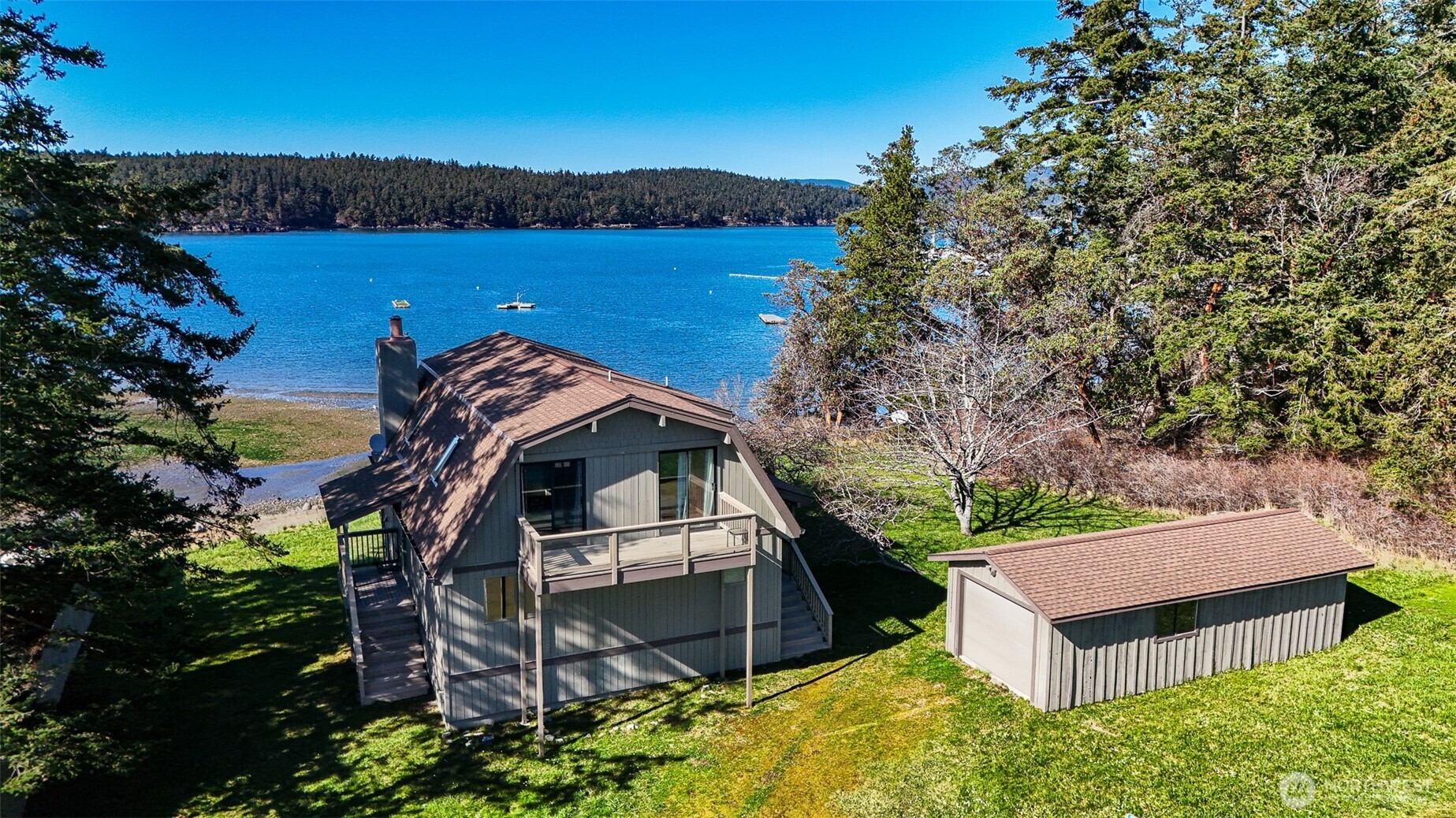 239 Shoreland Drive Property Photo 2
