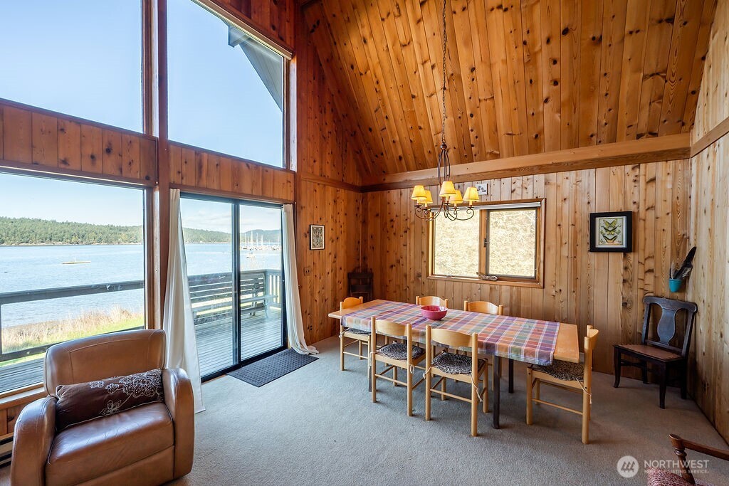 239 Shoreland Drive Property Photo 5
