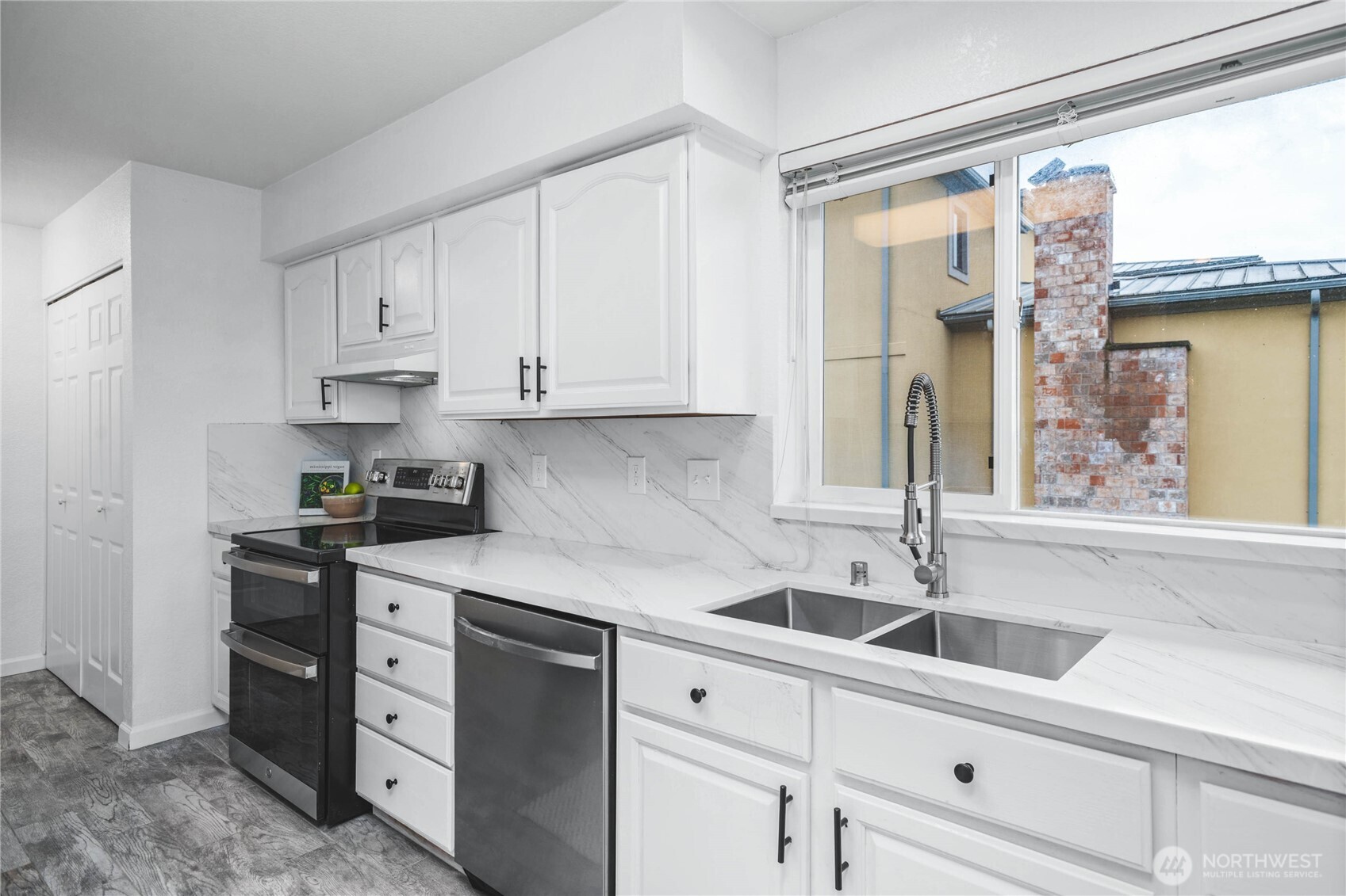 2104 Highland Drive Property Photo 10