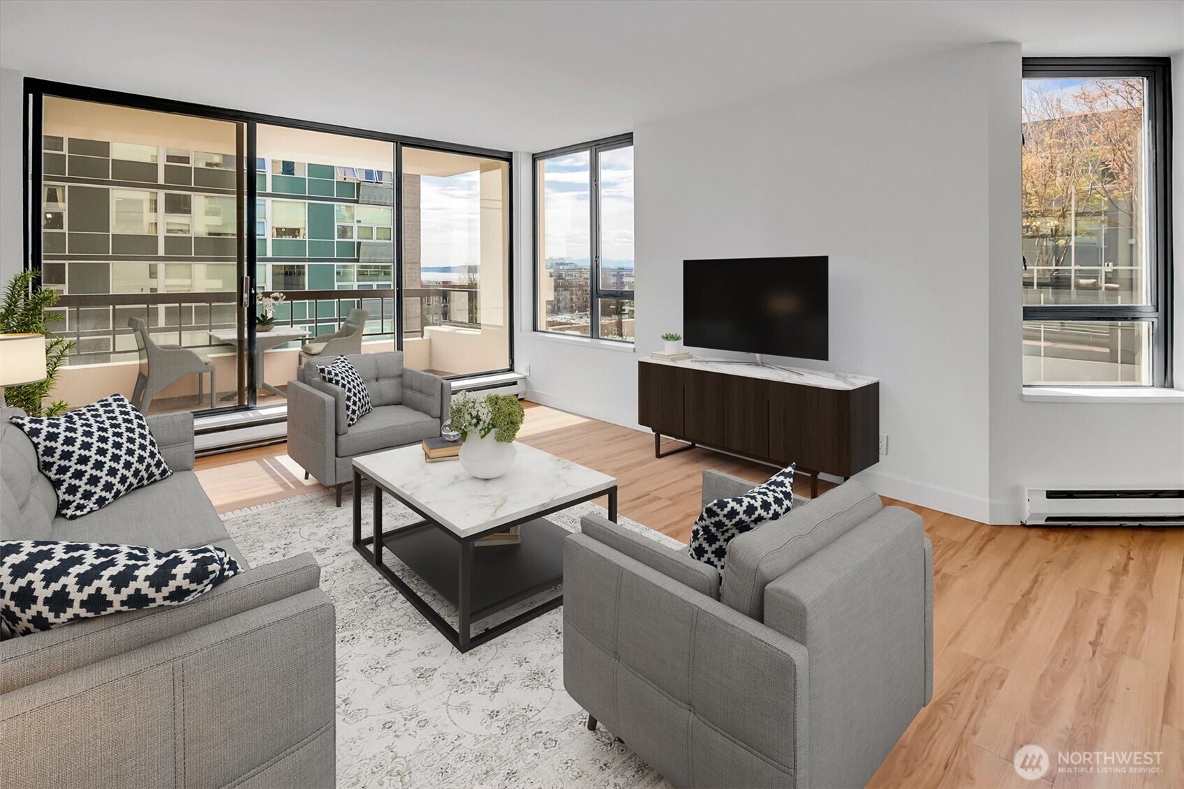 2201 3rd Avenue 803 Property Photo 2