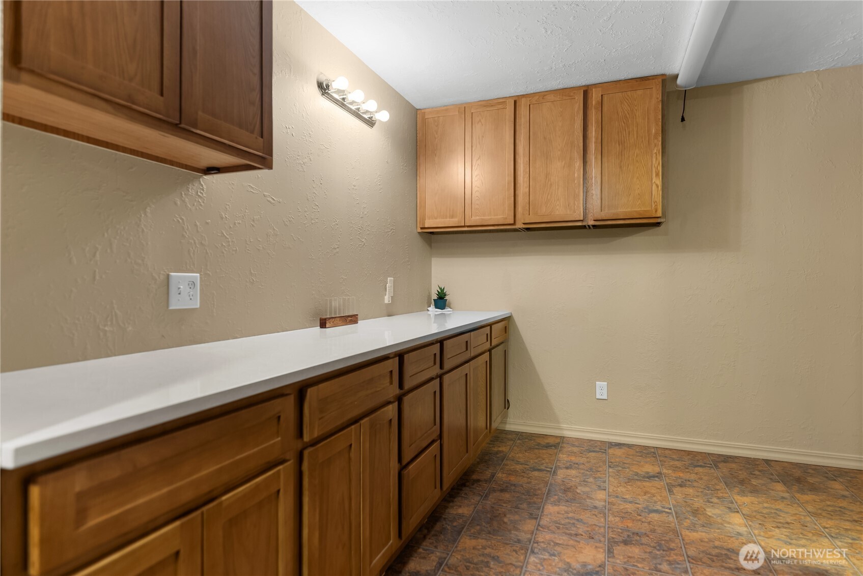 65 Eastlake Road B Property Photo 36