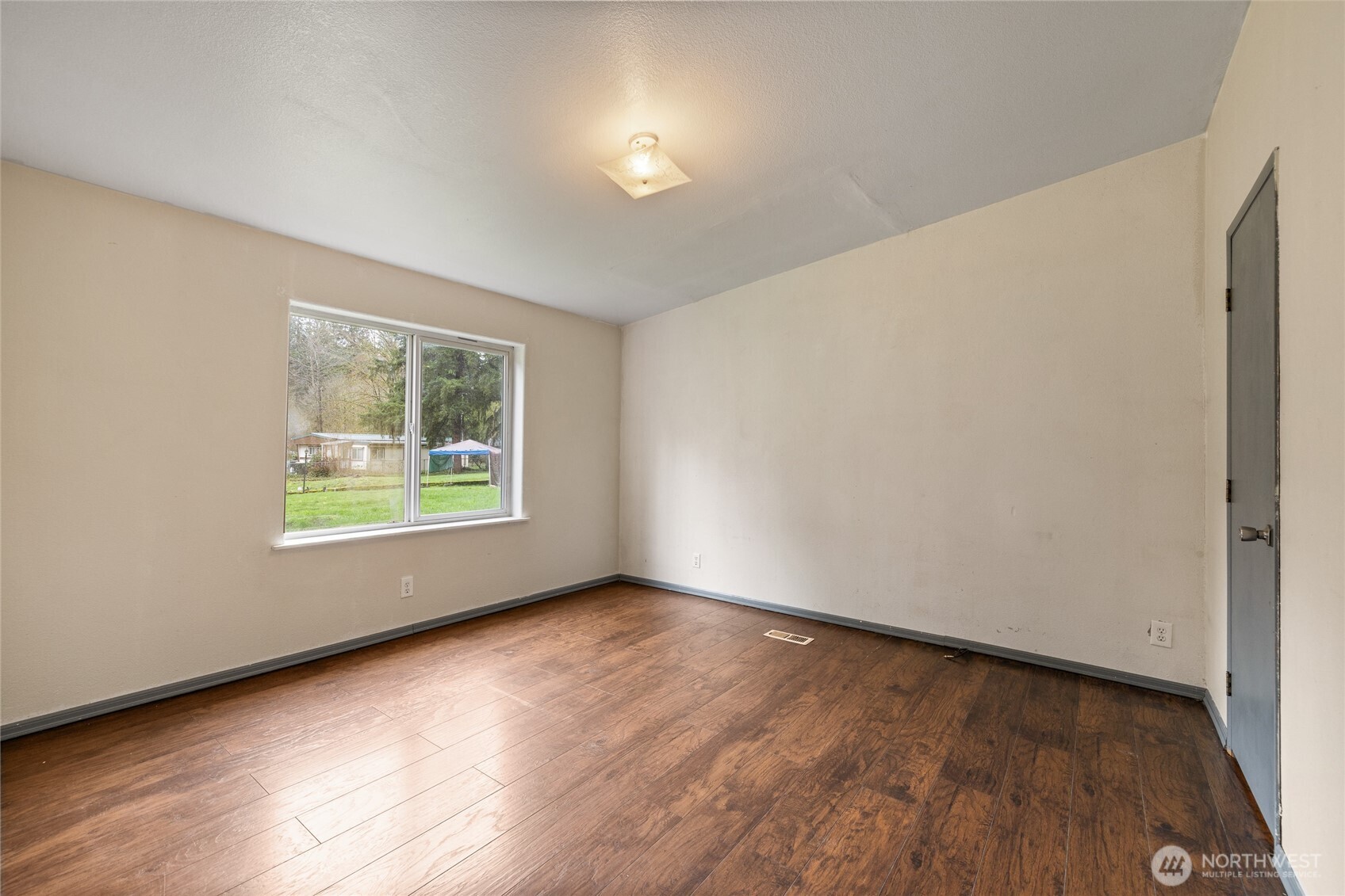 8341 Daphne Ct Se Property Photo 14