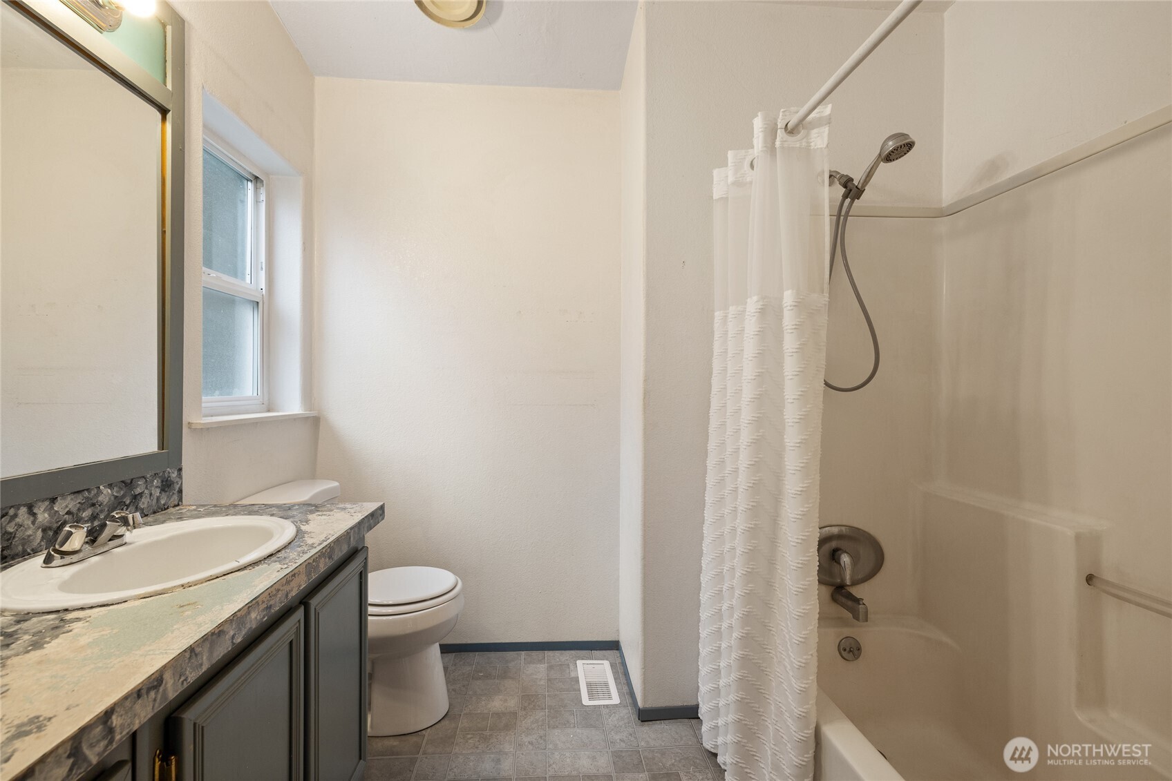 8341 Daphne Ct Se Property Photo 17
