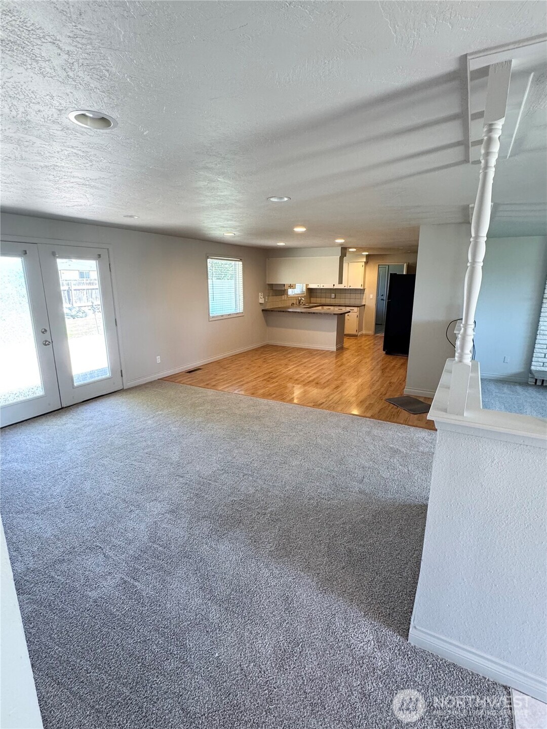915 E Elsinore Street Property Photo 6