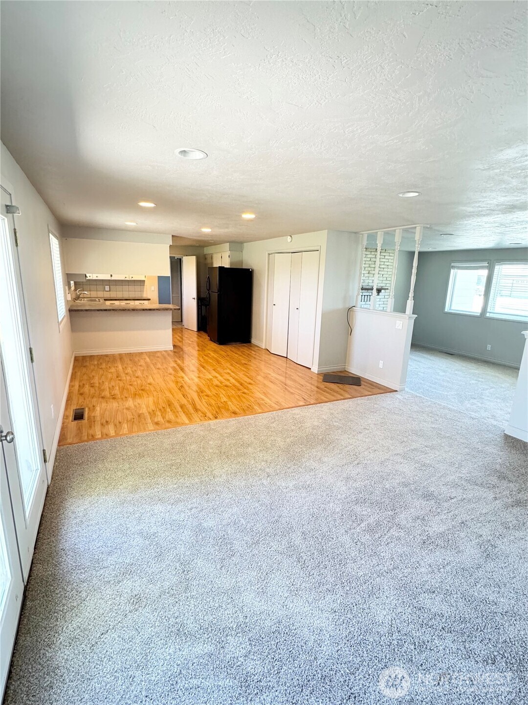 915 E Elsinore Street Property Photo 7