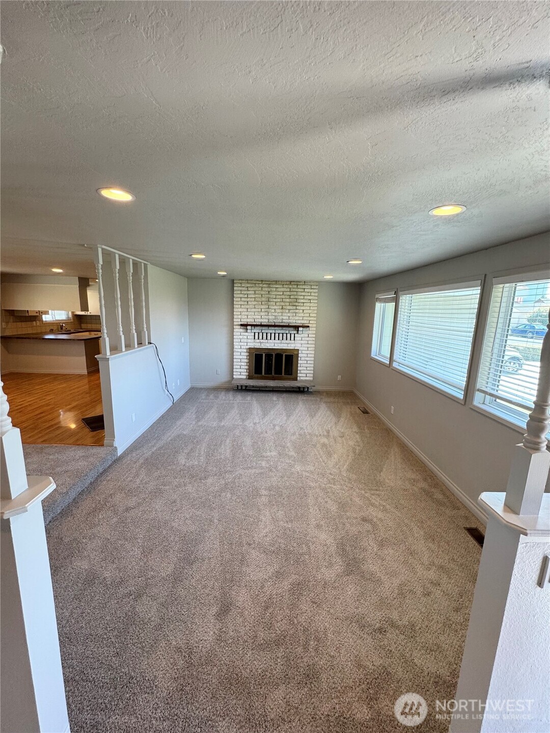915 E Elsinore Street Property Photo 8