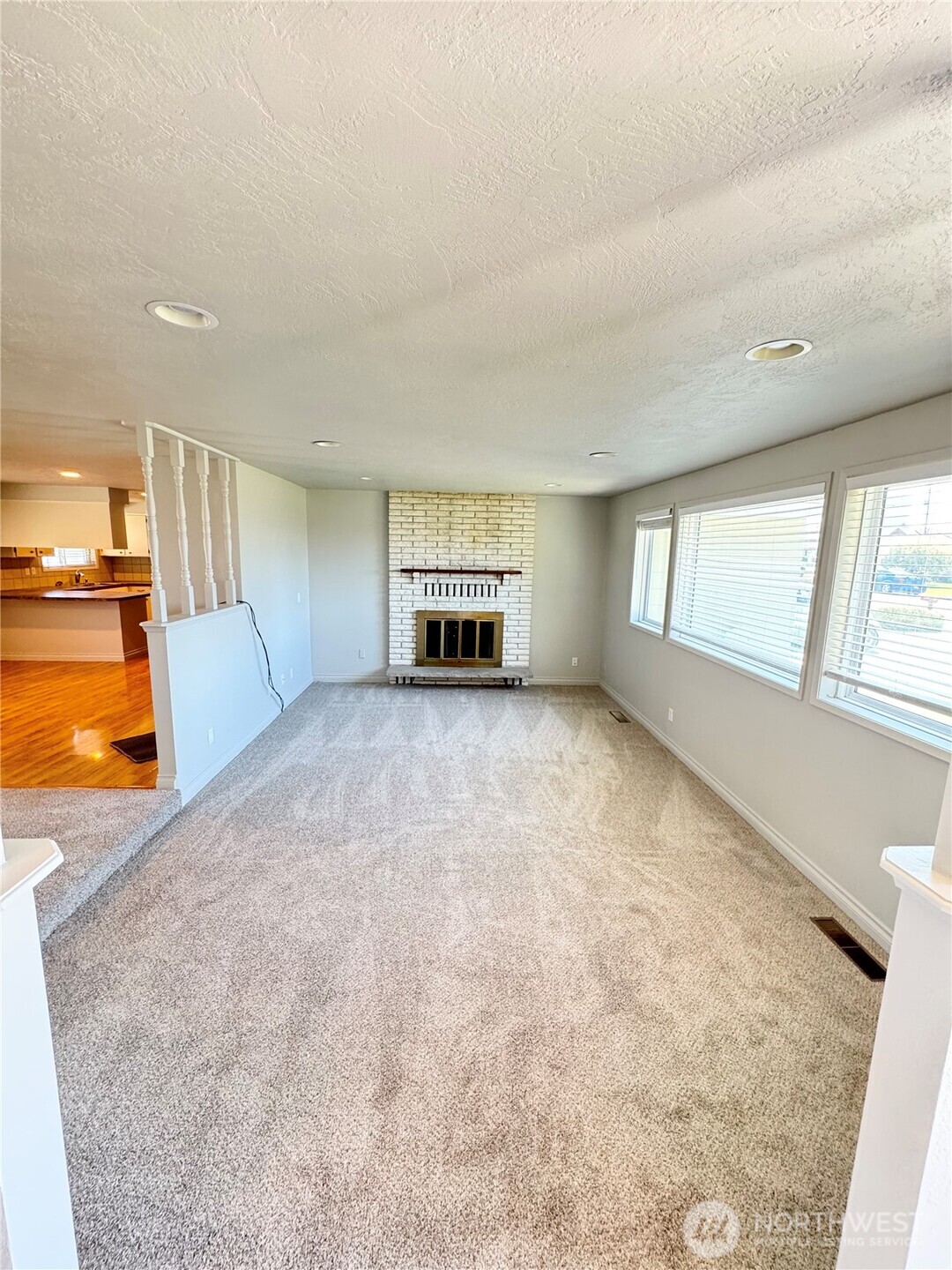 915 E Elsinore Street Property Photo 9