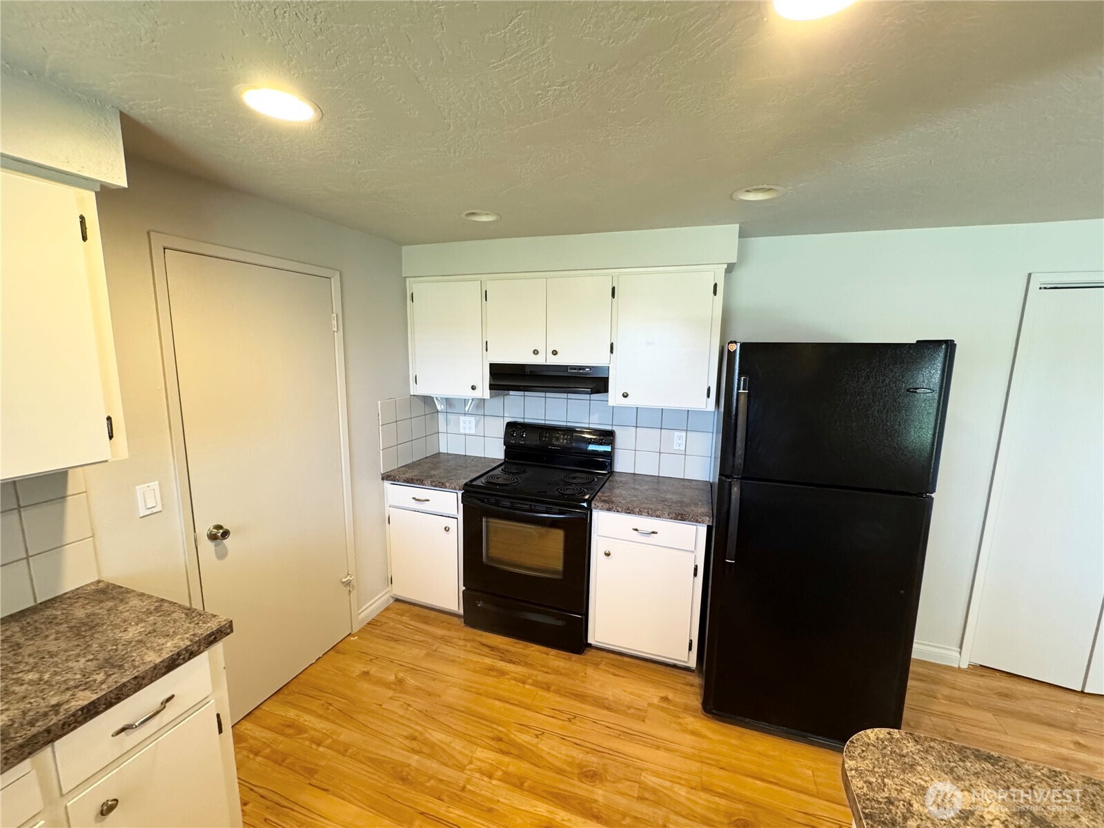 915 E Elsinore Street Property Photo 11