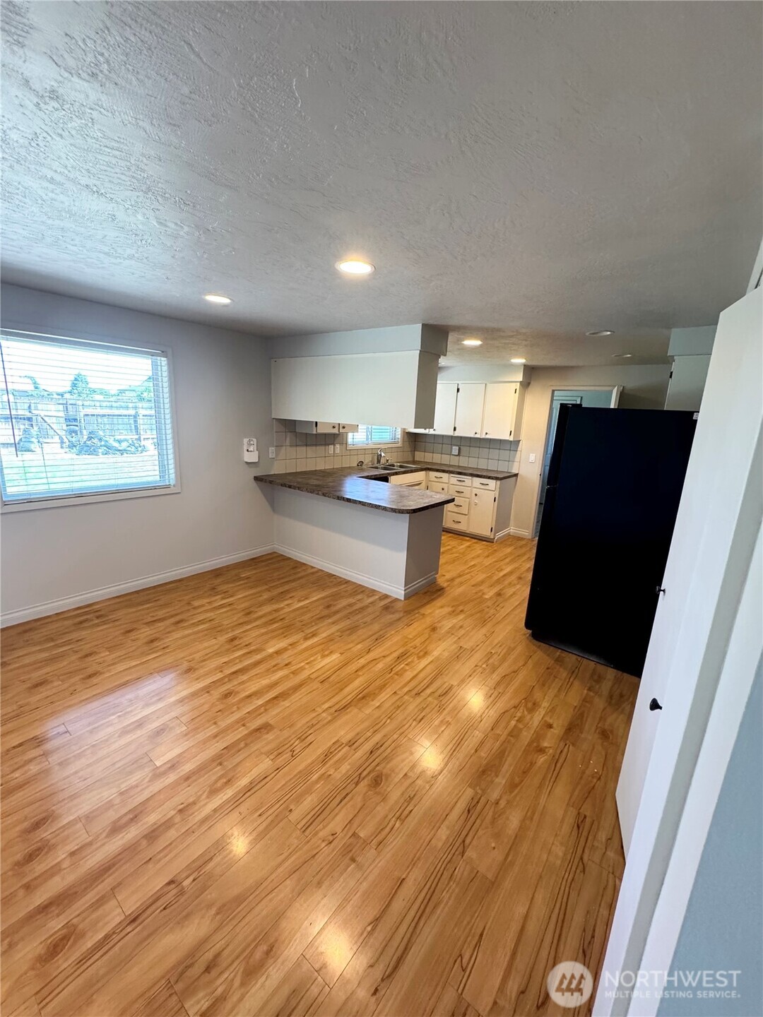 915 E Elsinore Street Property Photo 13