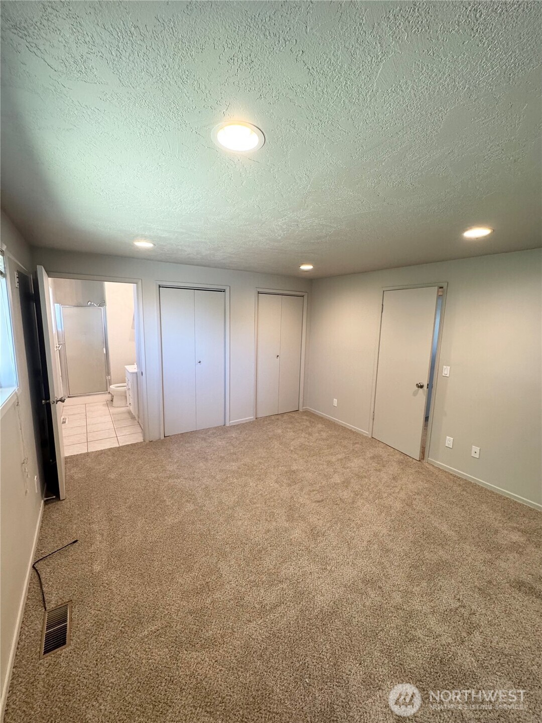 915 E Elsinore Street Property Photo 17