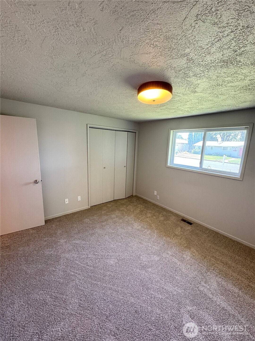 915 E Elsinore Street Property Photo 28