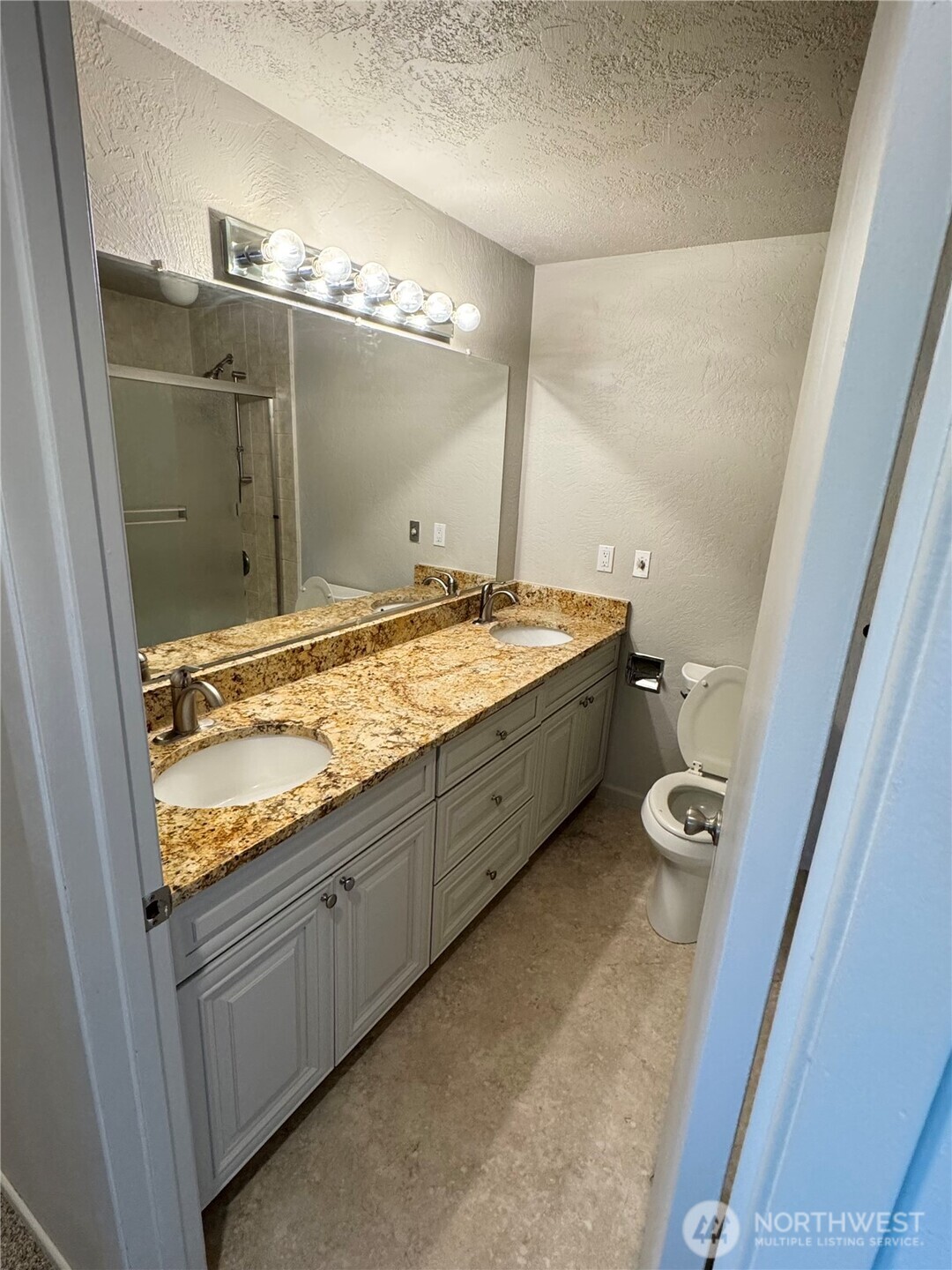 915 E Elsinore Street Property Photo 34