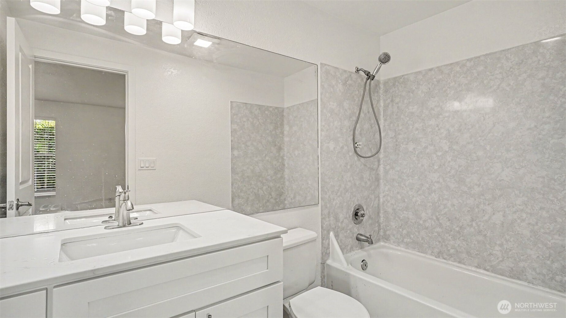 16419 Spruce Way D1 Property Photo 16