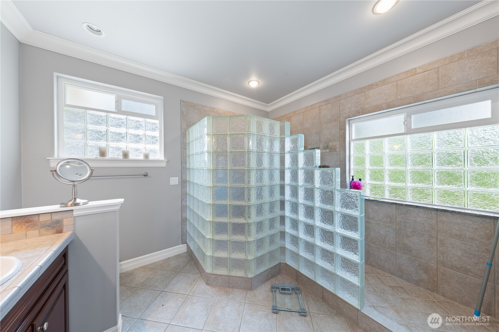 880 Shoshone Drive Property Photo 24