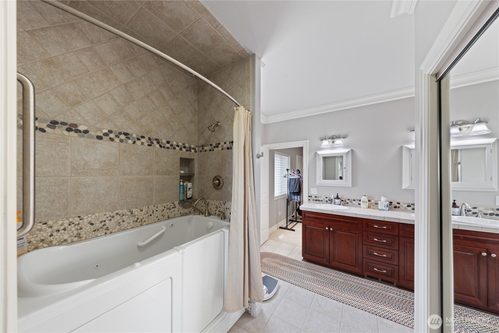 880 Shoshone Drive Property Photo 28