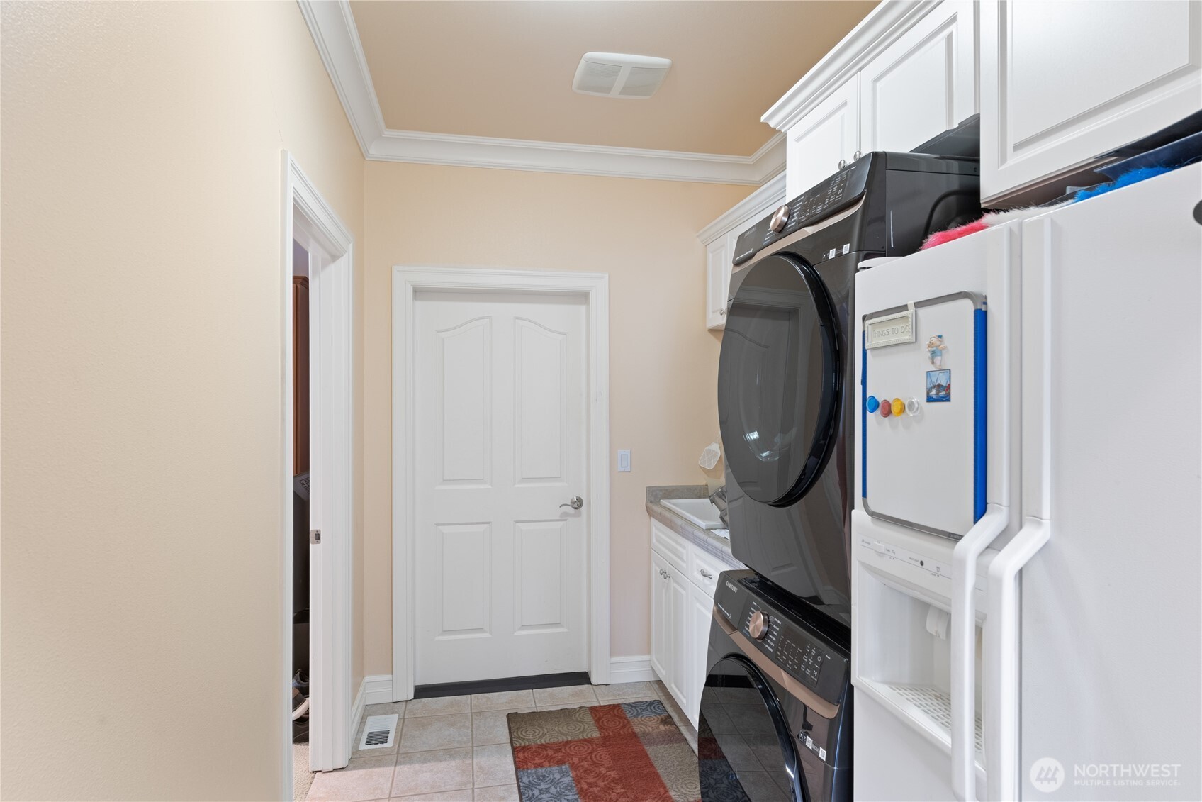 880 Shoshone Drive Property Photo 33