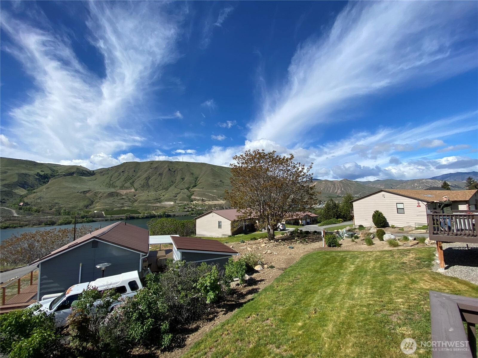 986 Highline Drive Property Photo 14