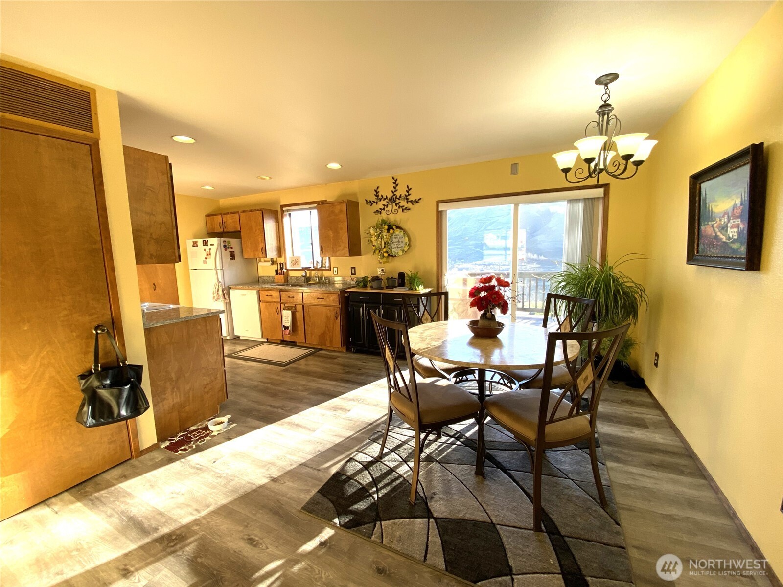 986 Highline Drive Property Photo 15