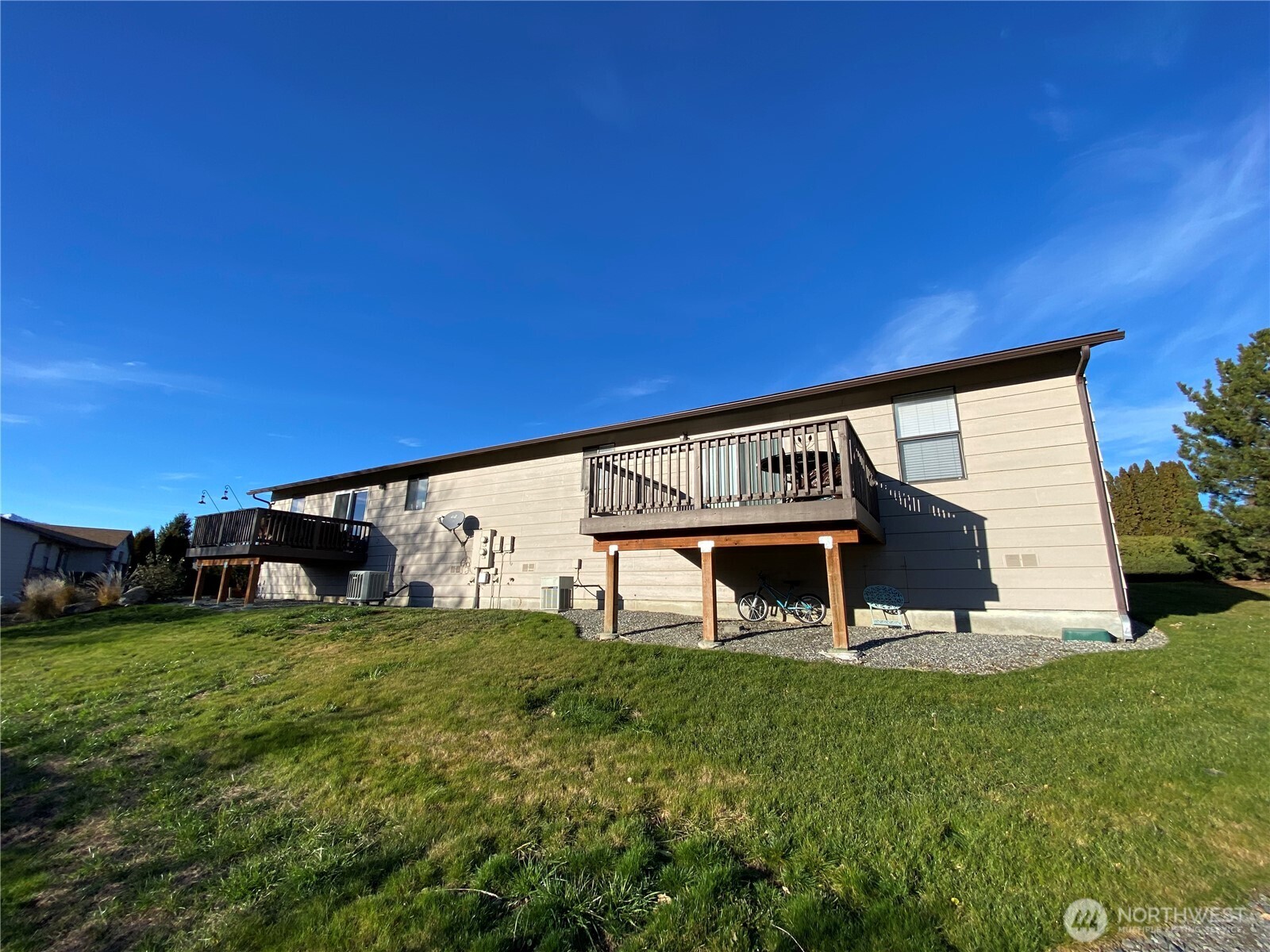 986 Highline Drive Property Photo 27