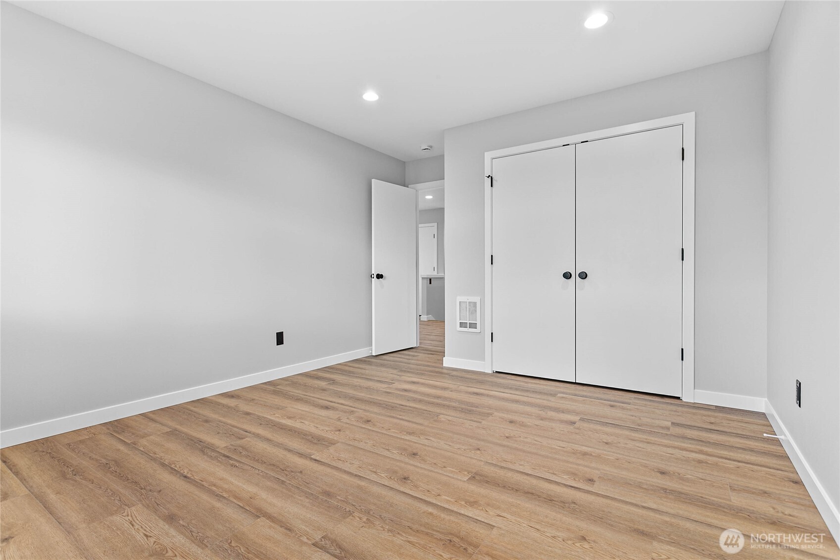 110 Baker Street A & B Property Photo 25