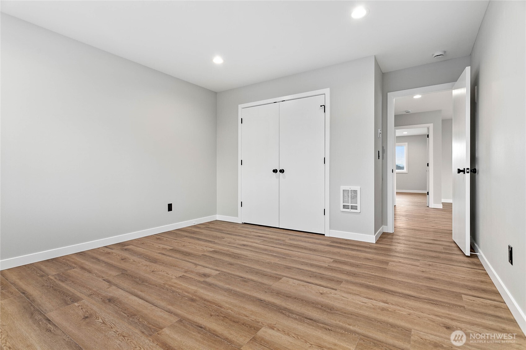 110 Baker Street A & B Property Photo 28