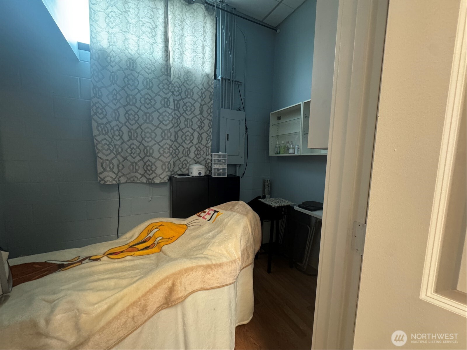 2495410 Property Photo 3