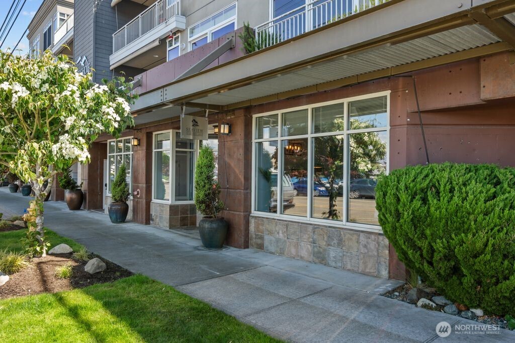 6044 Seaview Avenue 102 Property Photo 1