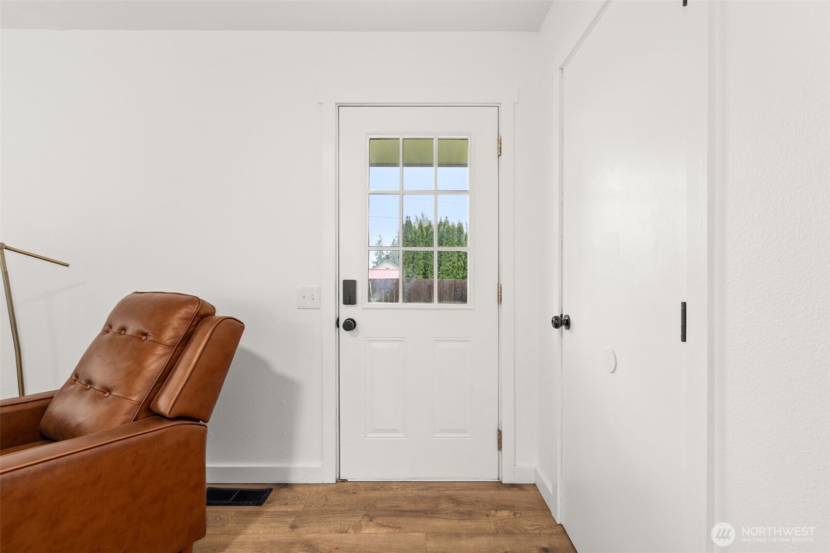 1346 W Third Street Property Photo 4