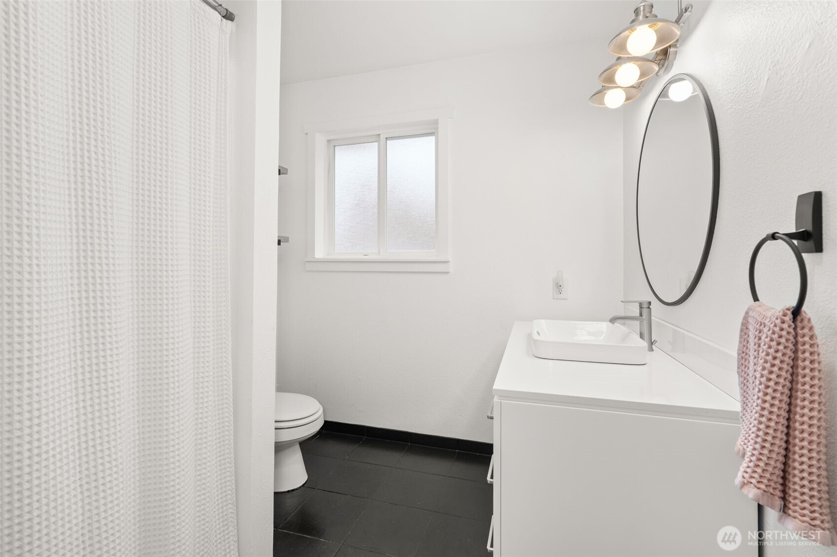 1346 W Third Street Property Photo 19