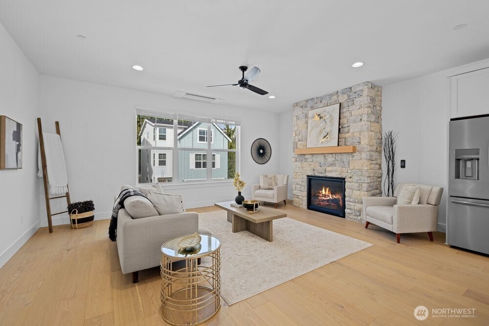 16 160th Place Property Photo 10
