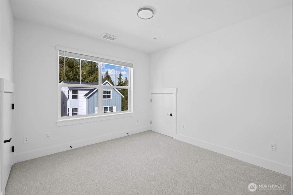 16 160th Place Property Photo 24