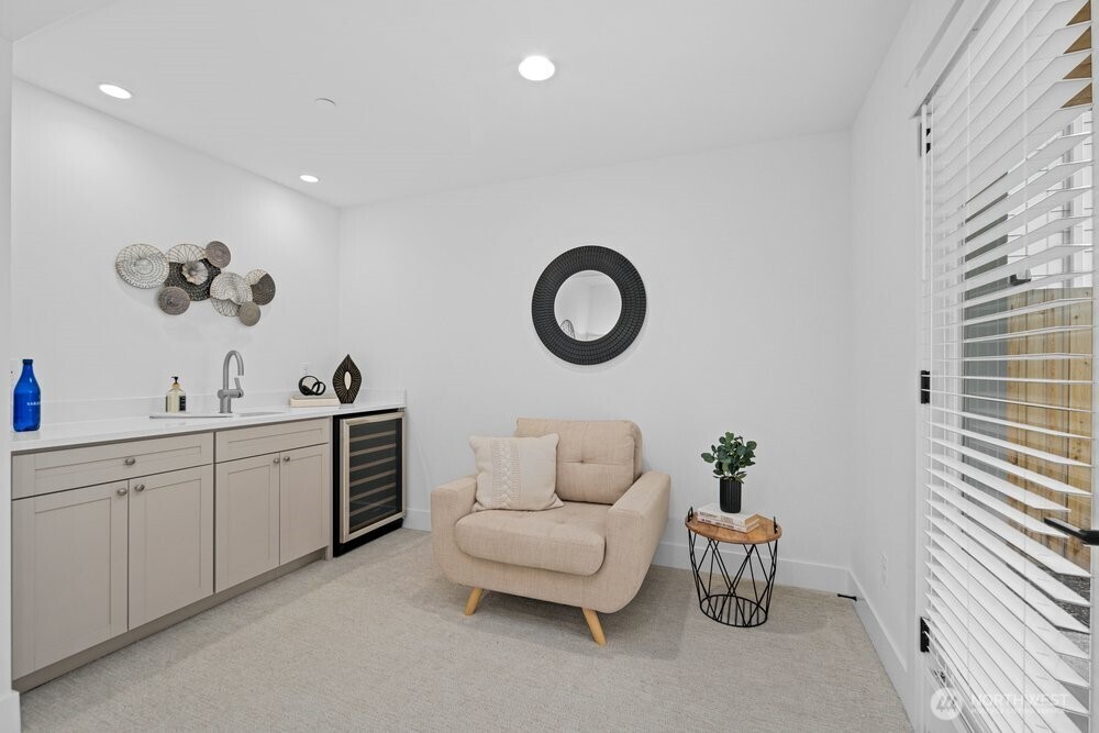 16 160th Place Property Photo 28