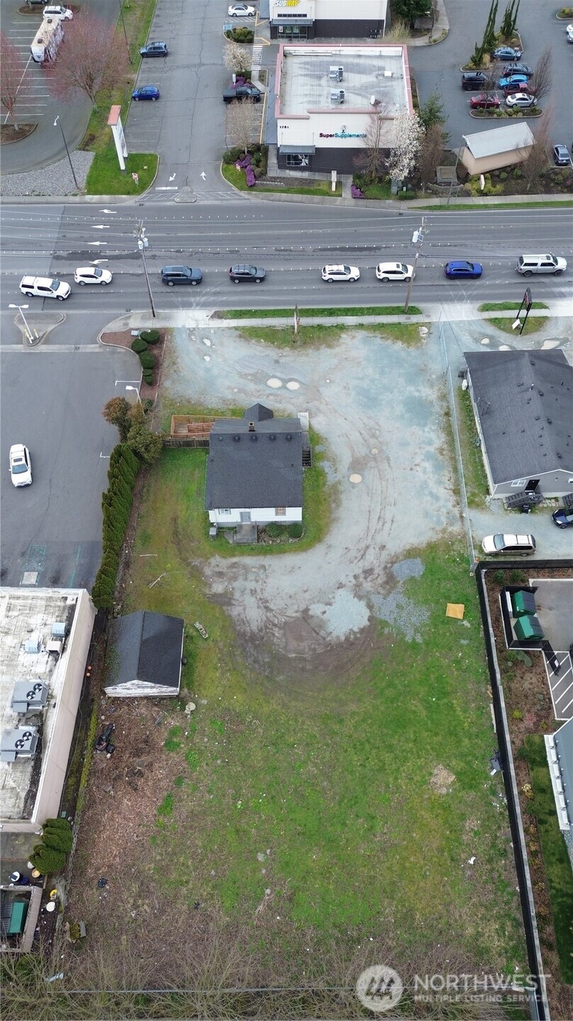 1760 S Burlington Boulevard Property Photo 11