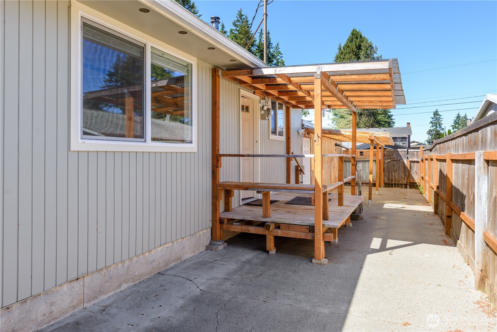 1717 S F Street Property Photo 25