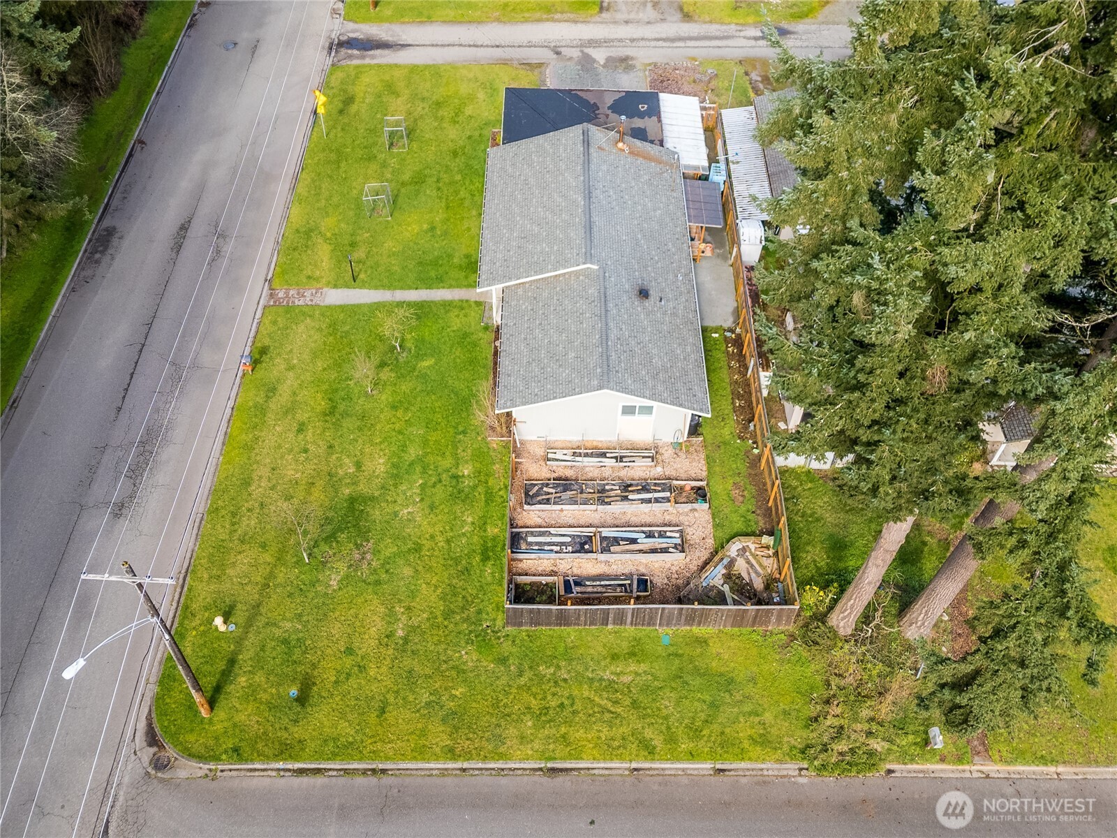 1717 S F Street Property Photo 30