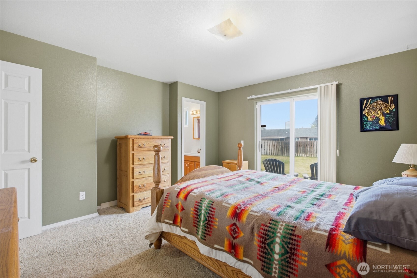 112 W Belmont Avenue Property Photo 19
