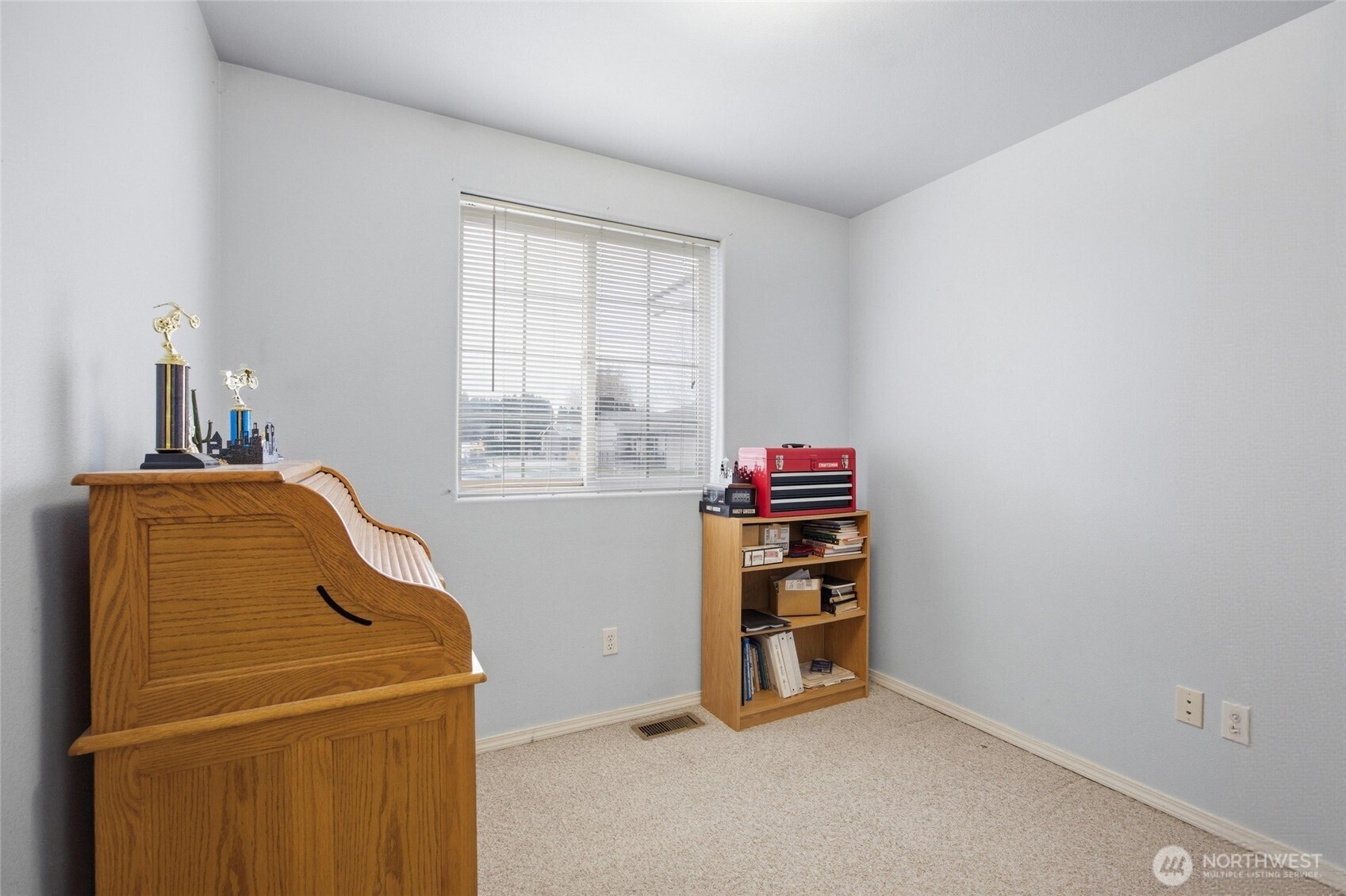 112 W Belmont Avenue Property Photo 22