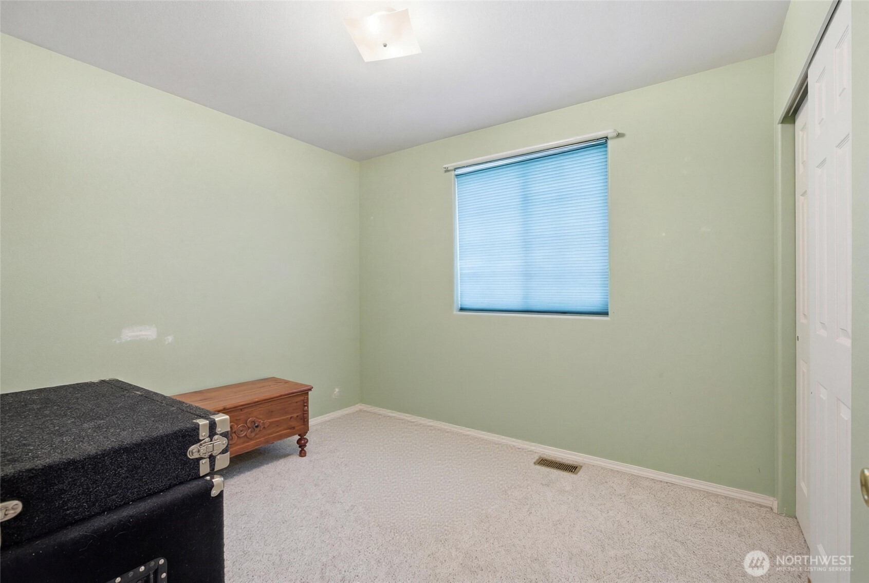 112 W Belmont Avenue Property Photo 24