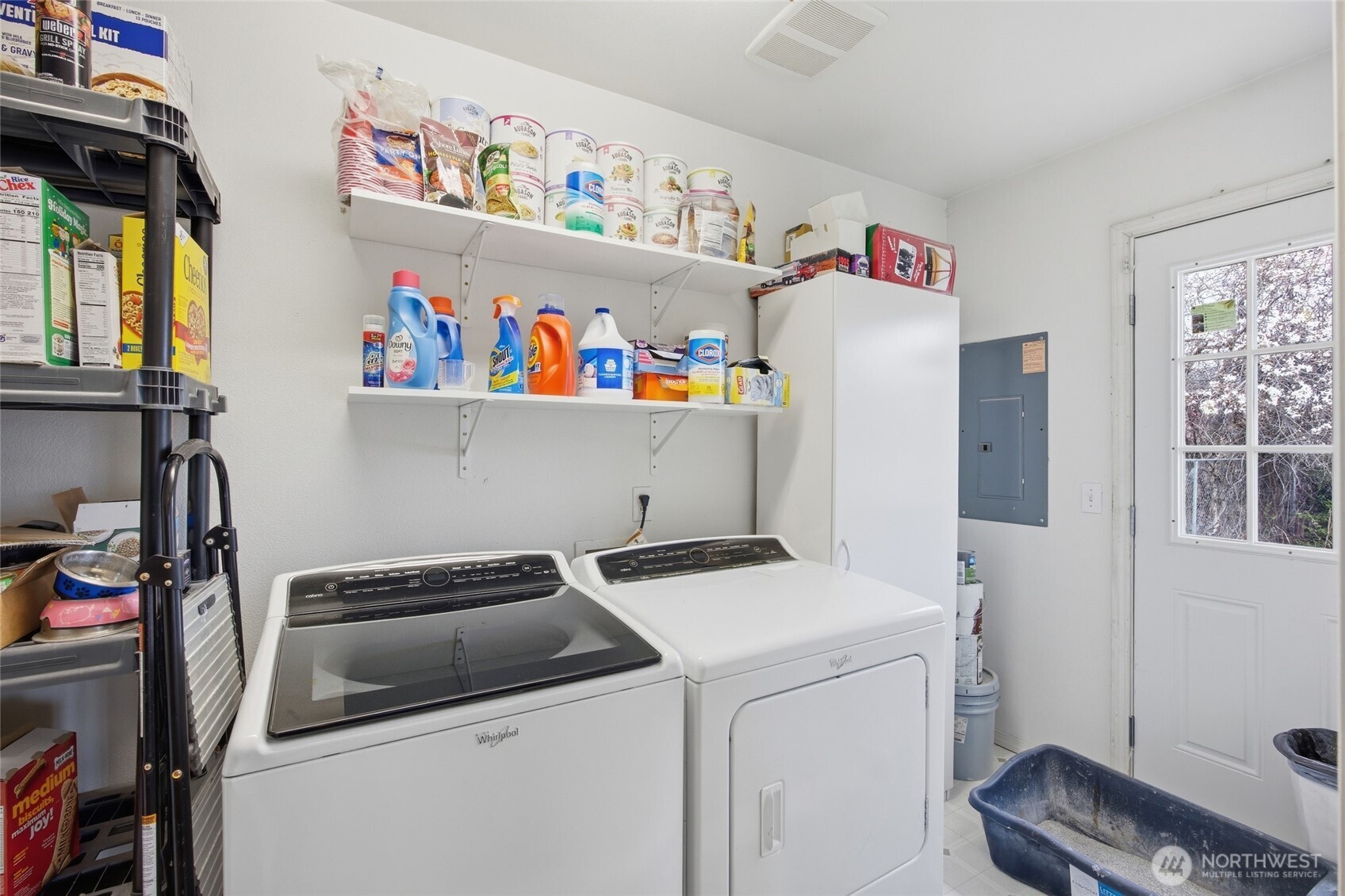 112 W Belmont Avenue Property Photo 26