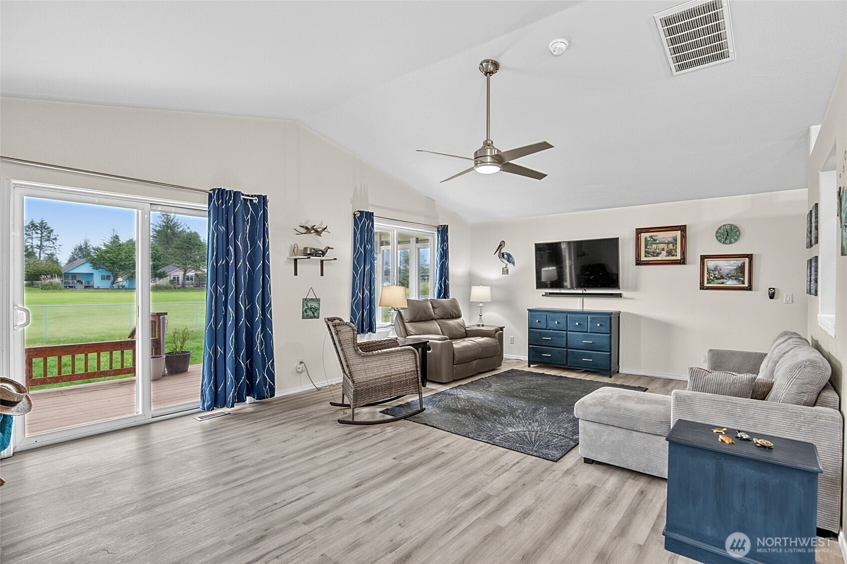 550 Canal Drive Property Photo 6