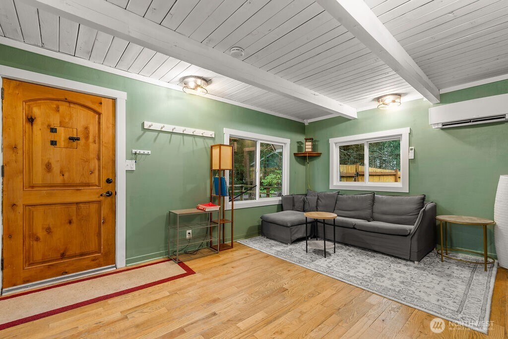 13816 Easy Street Property Photo 6