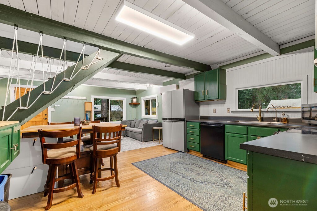 13816 Easy Street Property Photo 10