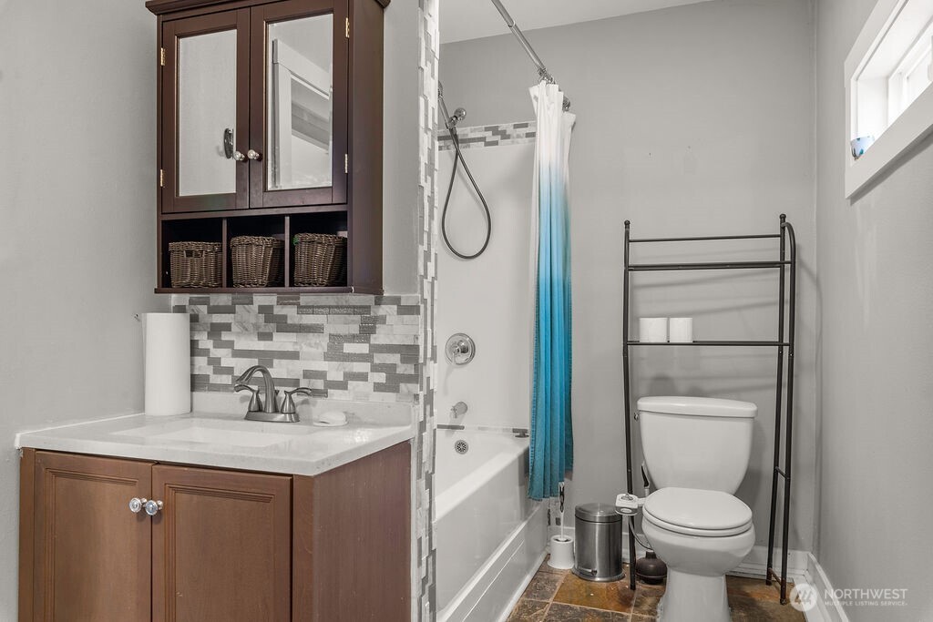 13816 Easy Street Property Photo 13
