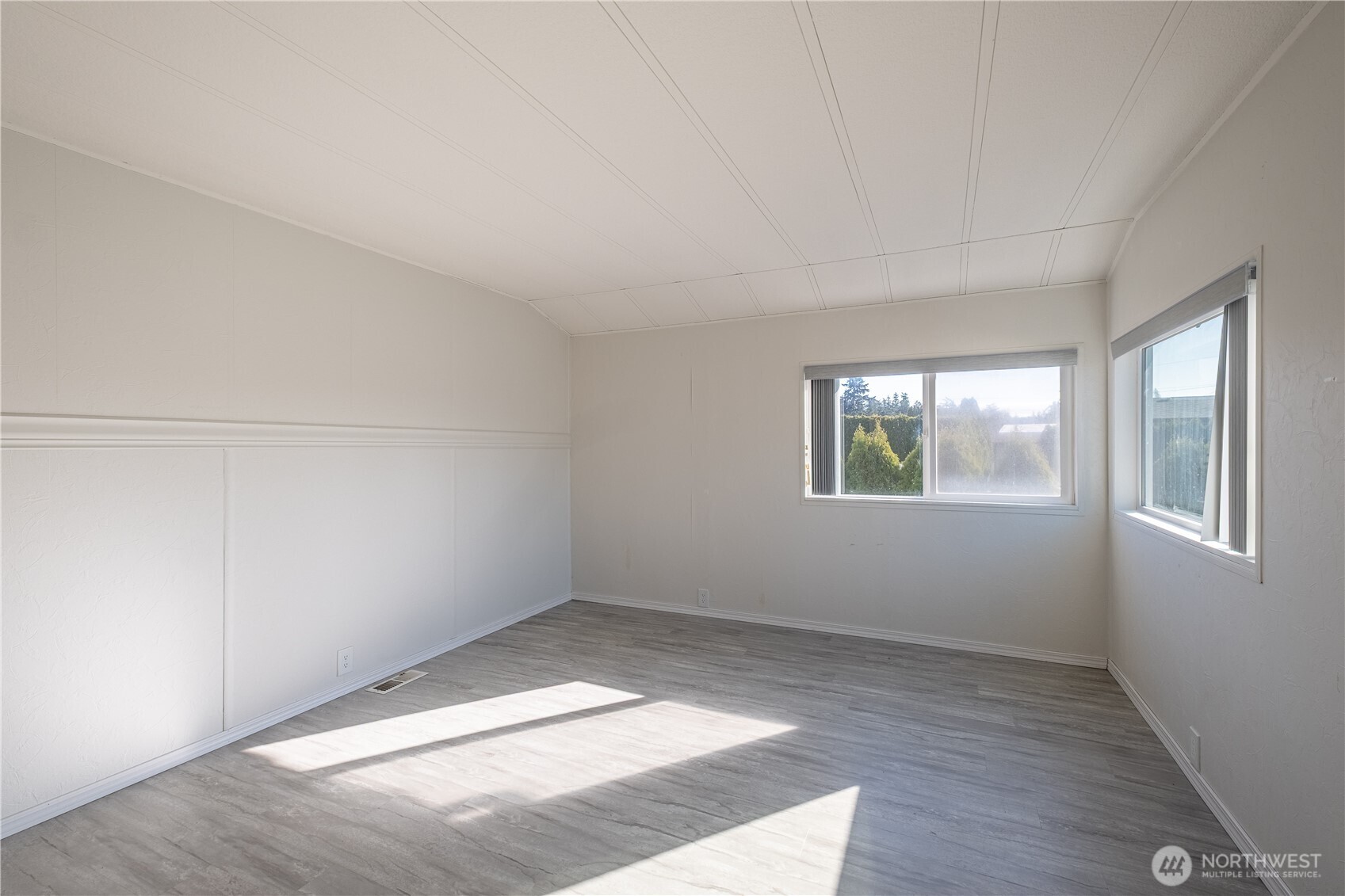 225 Ne Ernst 50 Property Photo 16