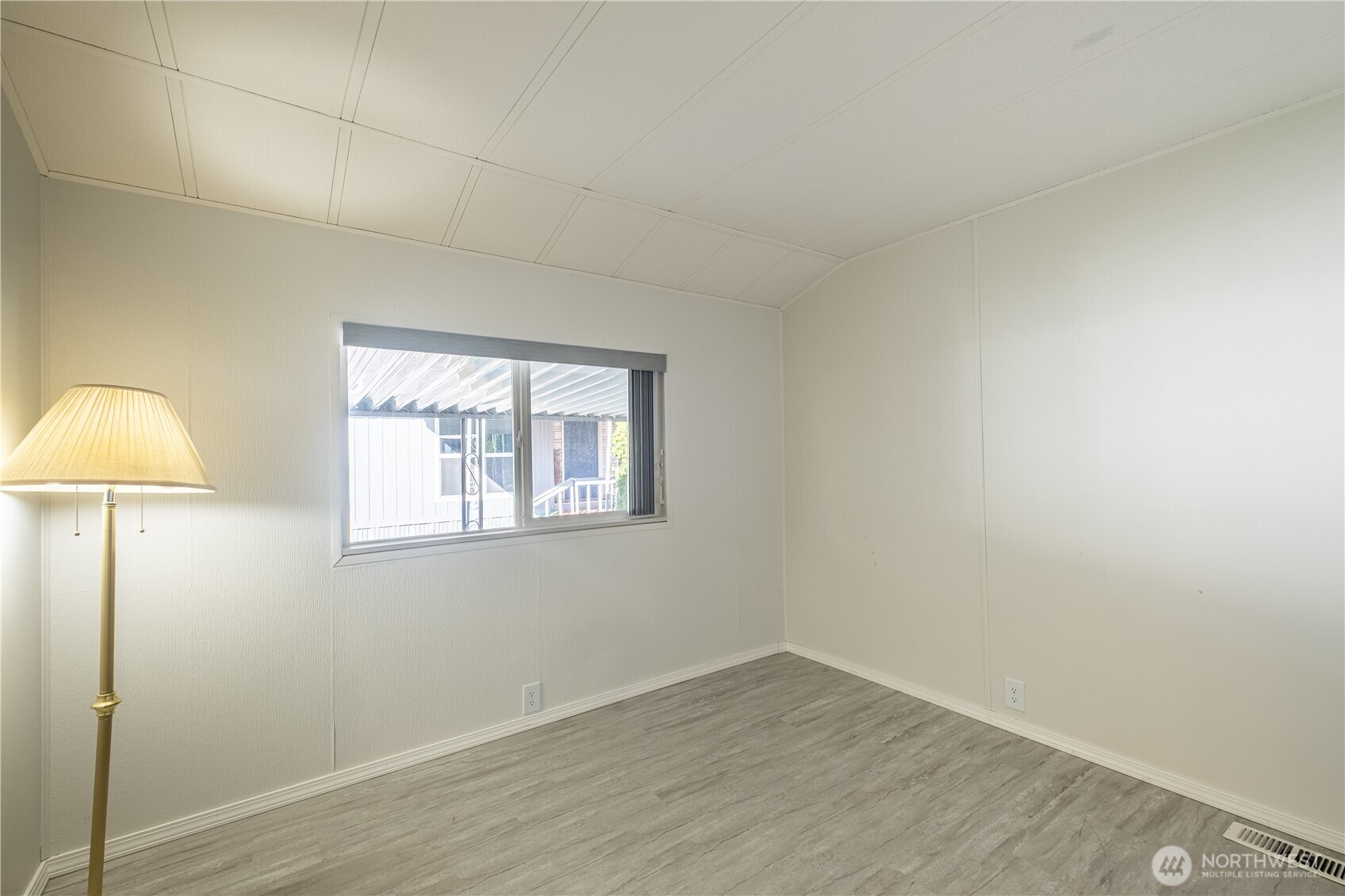 225 Ne Ernst 50 Property Photo 18
