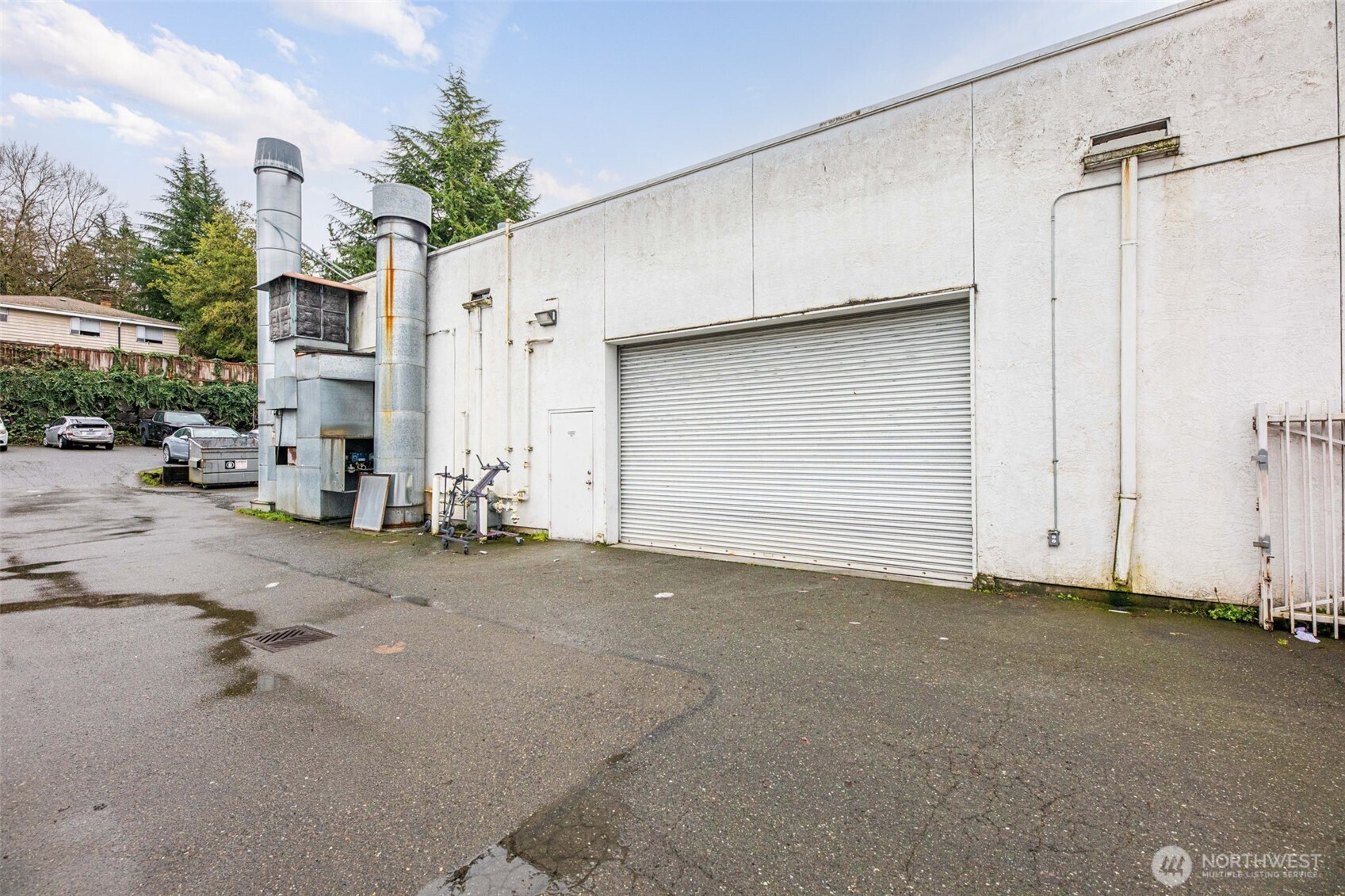 13036 Lake City Way Property Photo 4
