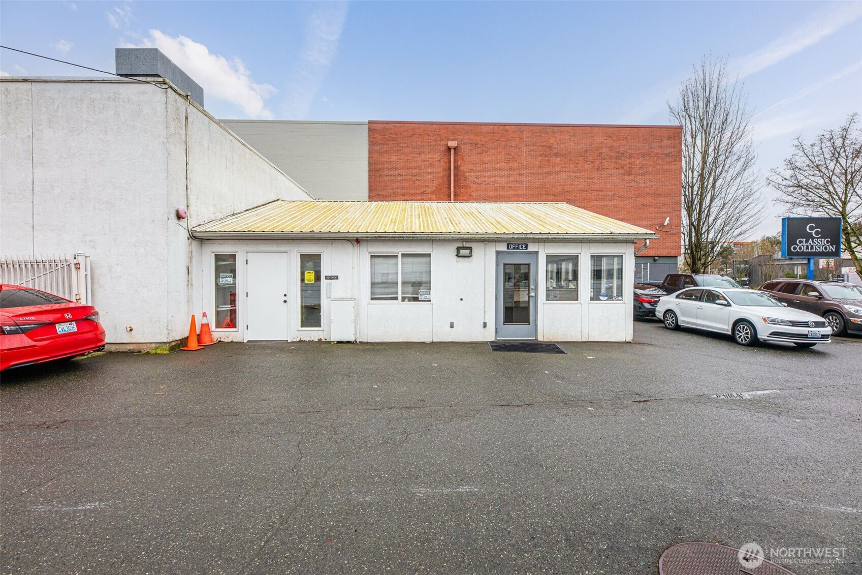 13036 Lake City Way Property Photo 6