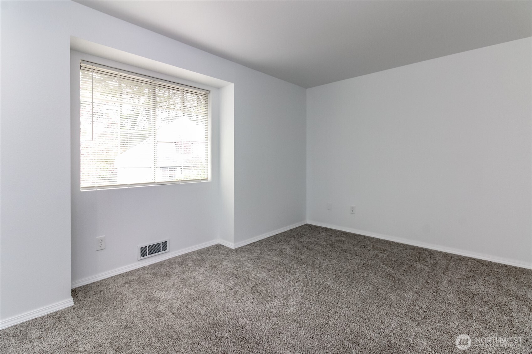 307 S 328th Lane Property Photo 18